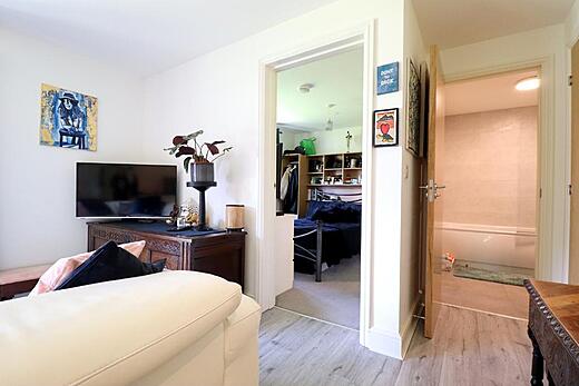 5 Juneberry Apartments -Living area