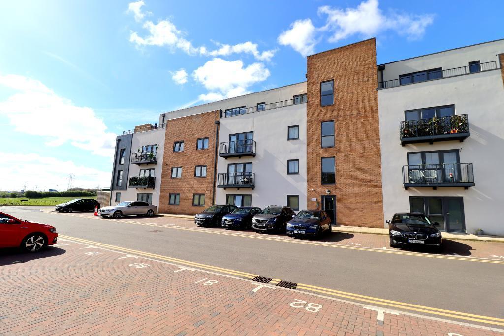 5 Juneberry Apartments - Parking