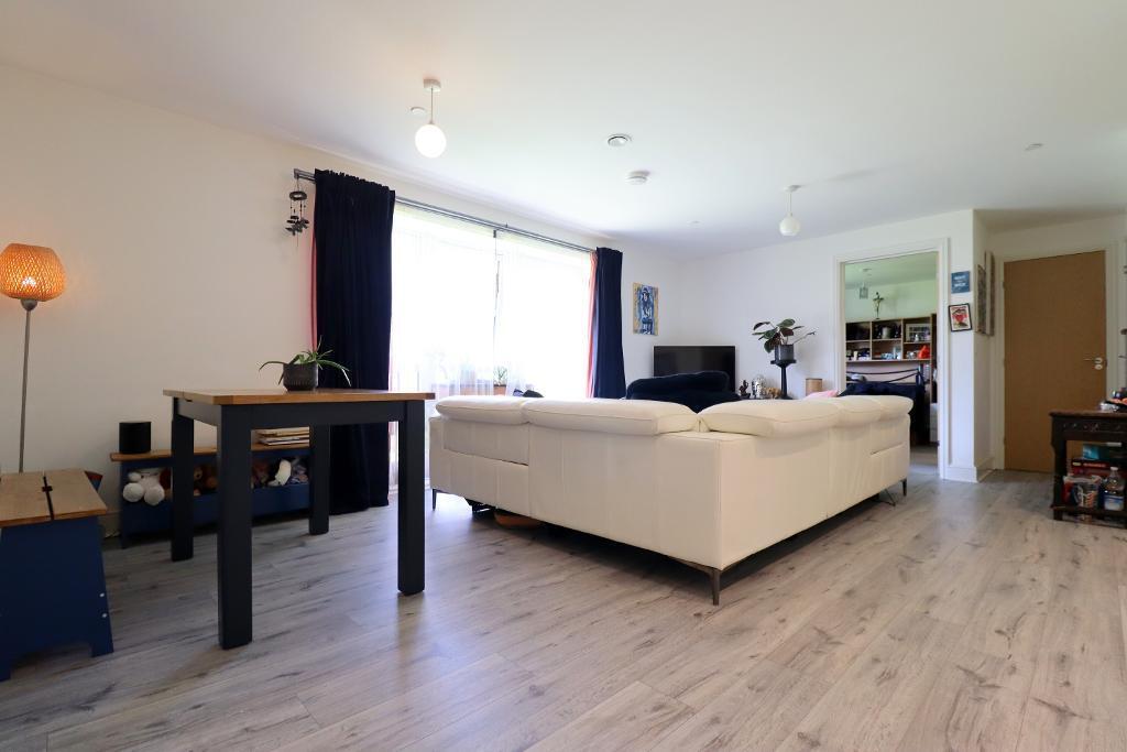 5 Juneberry Apartments -Living area