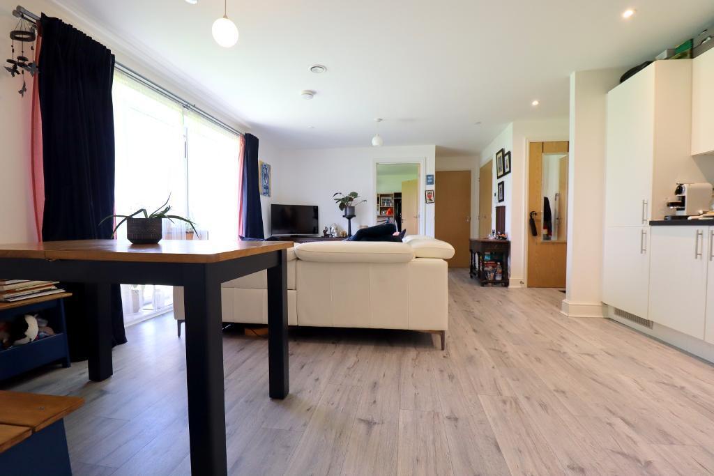 5 Juneberry Apartments - Living area