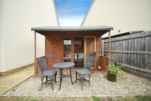 7 Bramble Close - Backgarden