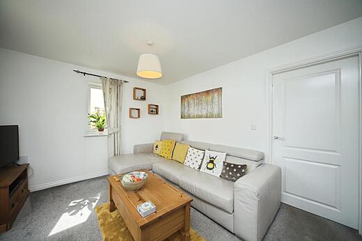 7 Bramble Close - Living room
