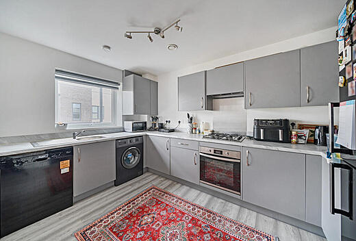 75 Oxleigh Way - Kitchen