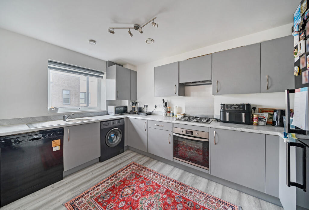 75 Oxleigh Way - Kitchen