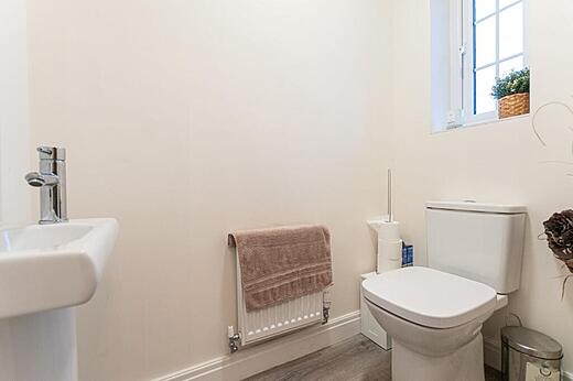 84 Thames Avenue- Downstairs WC