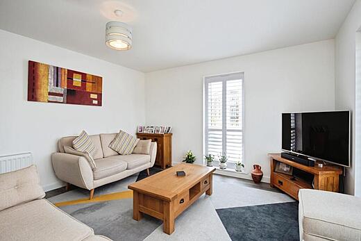 Apartment 6 Radford House - Living room