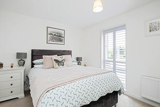 Apartment 6 Radford House - Primary bedroom