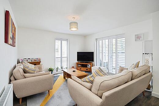 Apartment 6 Radford House - Living room