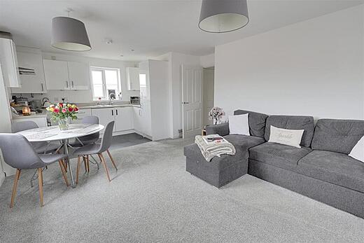 Flat 7 Chesnut  Road - Diner living room