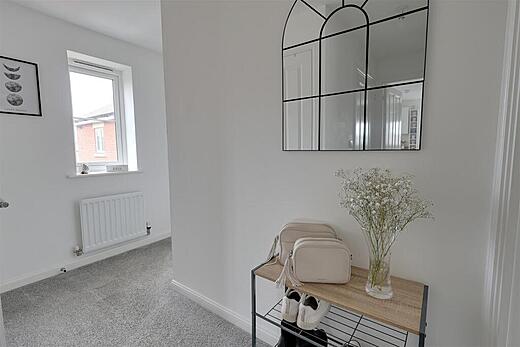 Flat 7 Chesnut  Road -  Hall way