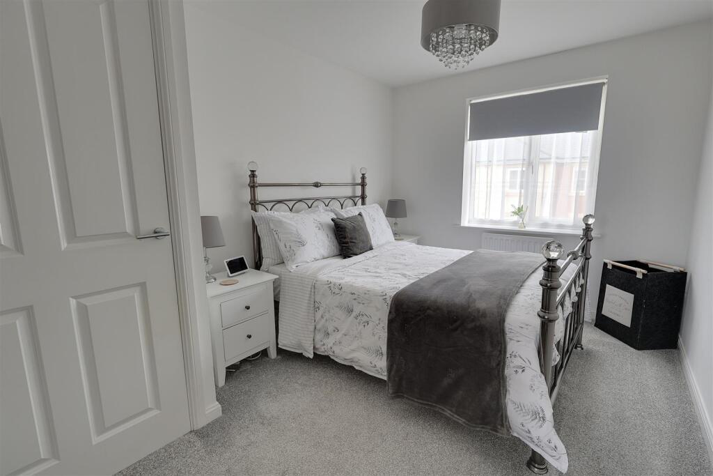 Flat 7 Chesnut Road - Primary bedroom