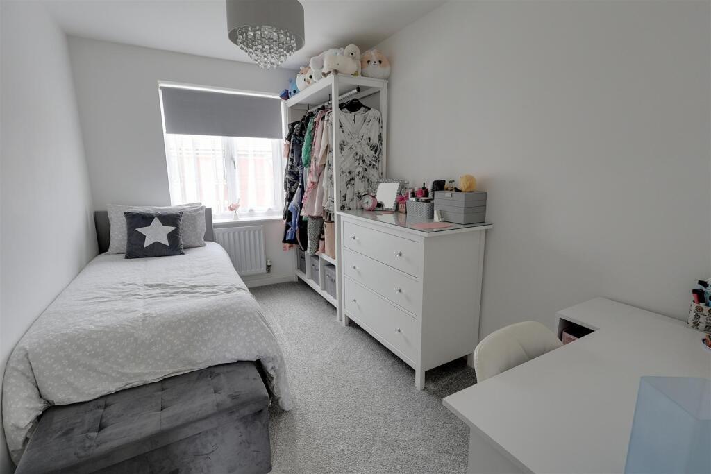 Flat 7 Chesnut Road - Bedroom 2