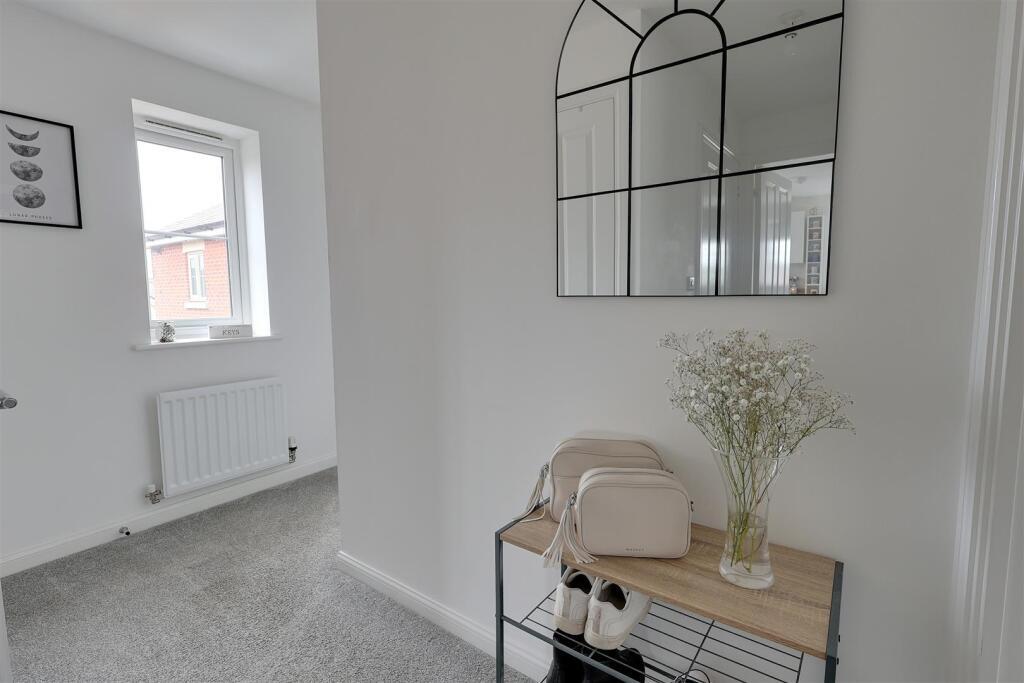 Flat 7 Chesnut Road - Hall way