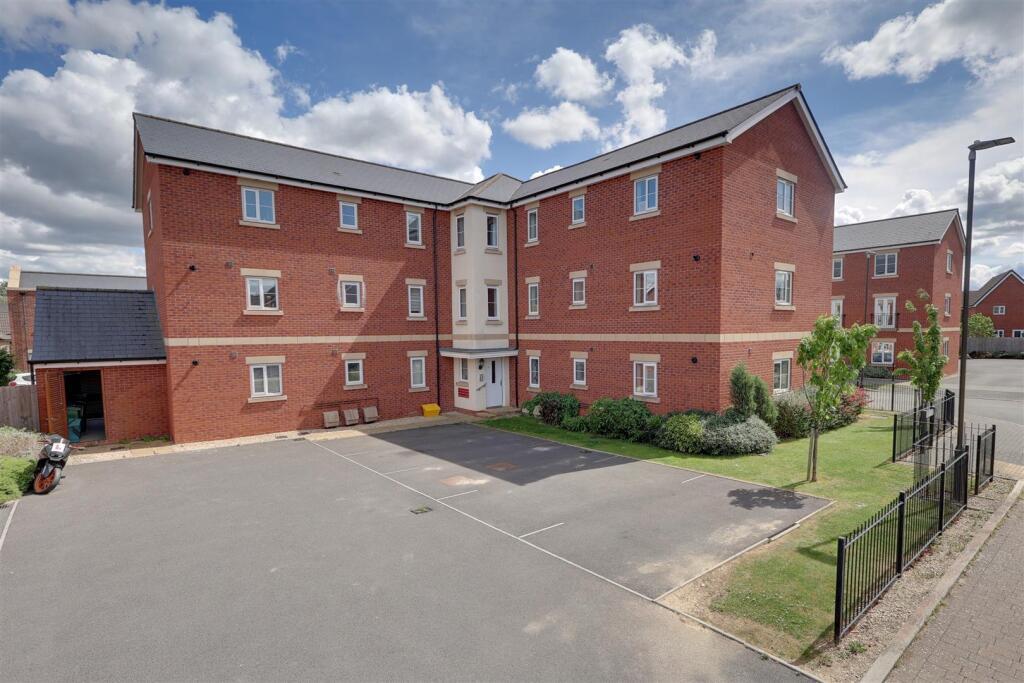 Flat 7 Chesnut Road - Parking